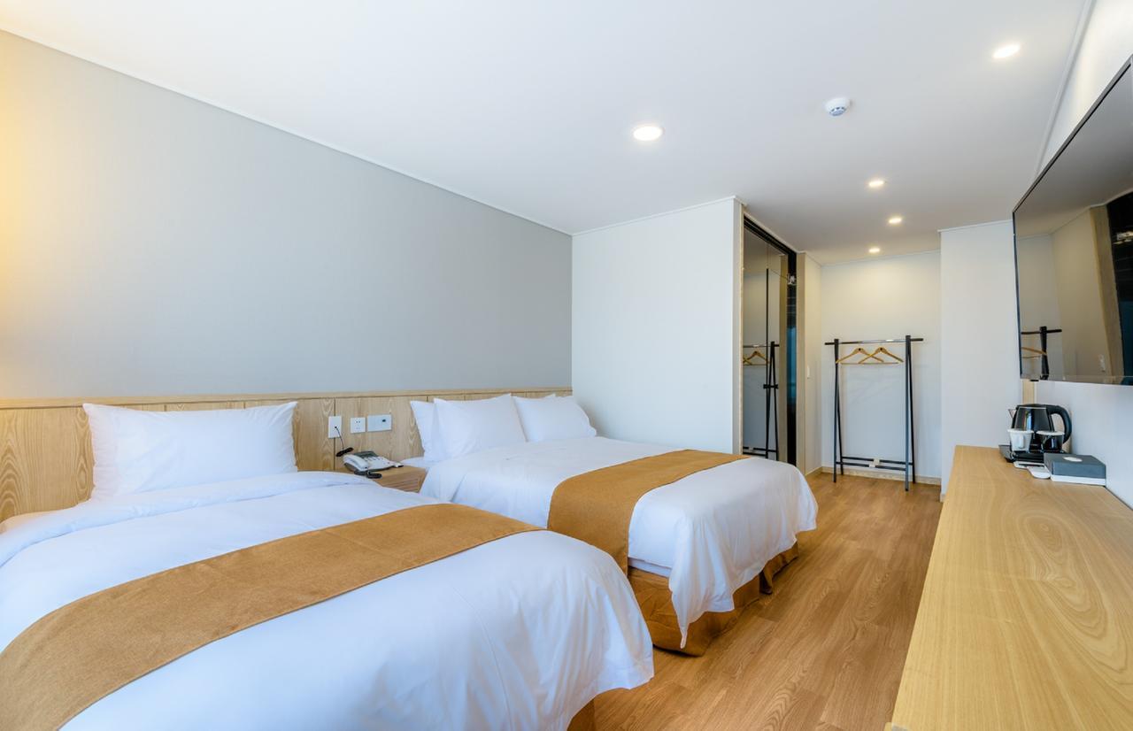 Thira Hotel Seogwipo Zewnętrze zdjęcie